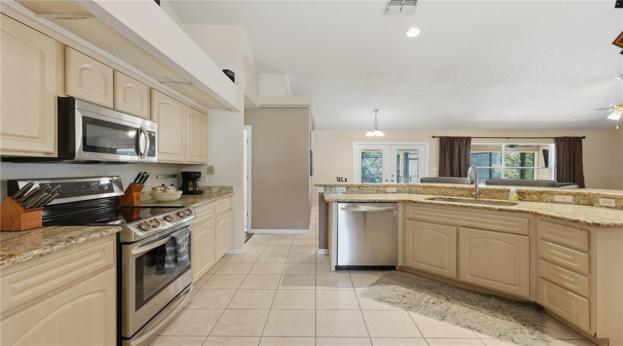 Gainesville, Florida 32606, 3 Bedroom Bedrooms, ,2 Bathroombathrooms,Residential,For Sale,106Th,0,Mfrgc540967