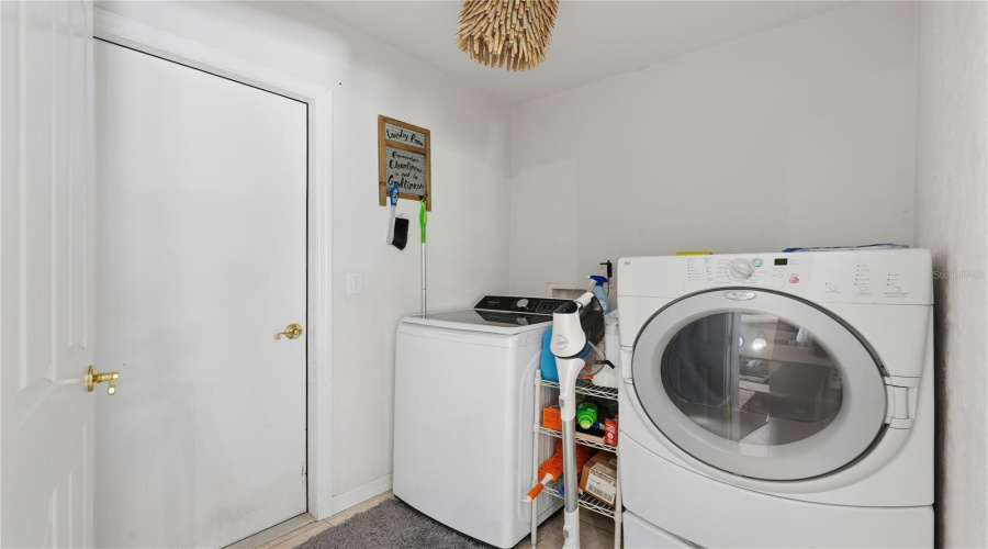 Gainesville, Florida 32606, 3 Bedroom Bedrooms, ,2 Bathroombathrooms,Residential,For Sale,106Th,0,Mfrgc540967