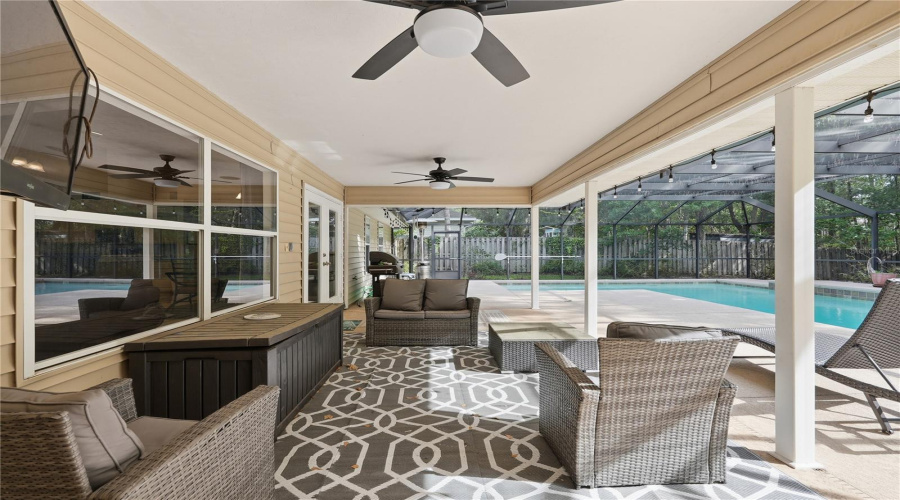 Gainesville, Florida 32606, 3 Bedroom Bedrooms, ,2 Bathroombathrooms,Residential,For Sale,106Th,0,Mfrgc540967