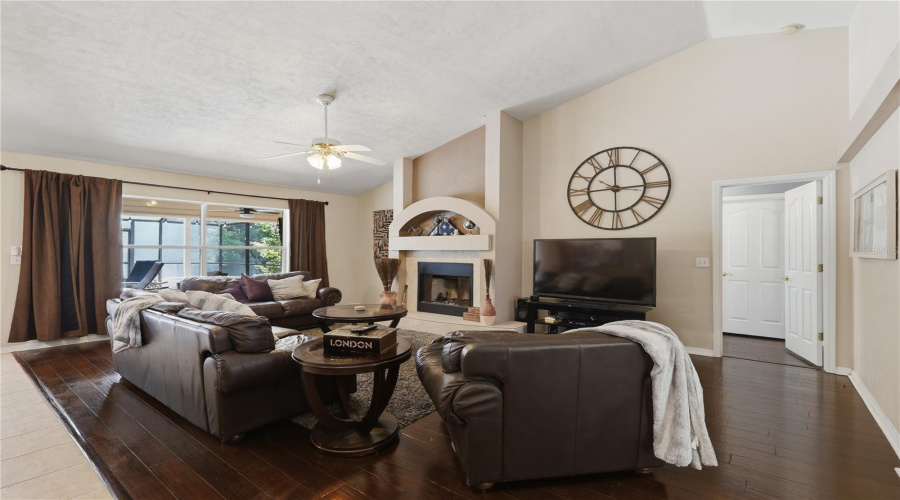 Gainesville, Florida 32606, 3 Bedroom Bedrooms, ,2 Bathroombathrooms,Residential,For Sale,106Th,0,Mfrgc540967