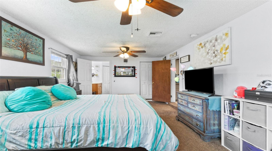 Clearwater, Florida 33759, 4 Bedroom Bedrooms, ,2 Bathroombathrooms,Residential,For Sale,Carlton,0,Mfrtb8531802
