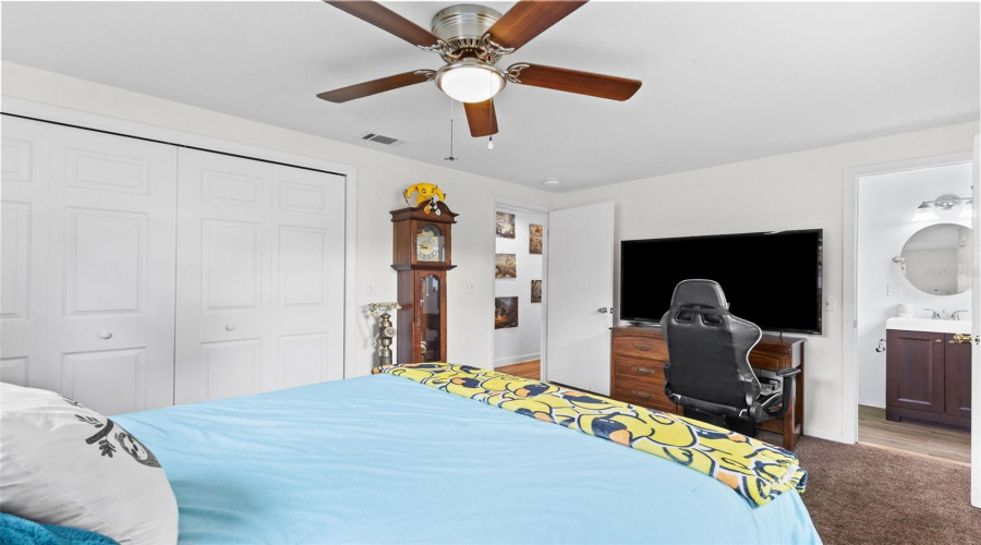 Clearwater, Florida 33759, 4 Bedroom Bedrooms, ,2 Bathroombathrooms,Residential,For Sale,Carlton,0,Mfrtb8531802
