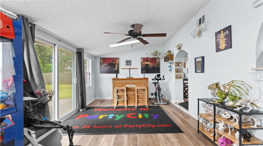 Clearwater, Florida 33759, 4 Bedroom Bedrooms, ,2 Bathroombathrooms,Residential,For Sale,Carlton,0,Mfrtb8531802
