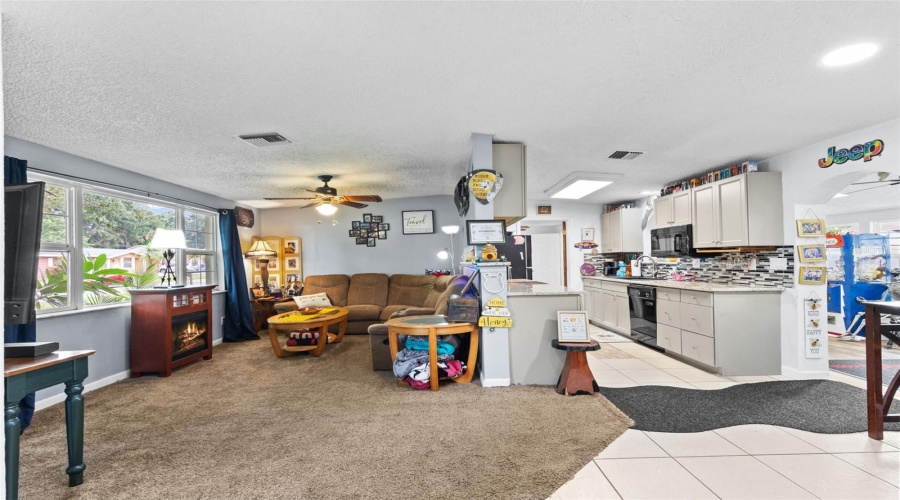 Clearwater, Florida 33759, 4 Bedroom Bedrooms, ,2 Bathroombathrooms,Residential,For Sale,Carlton,0,Mfrtb8531802