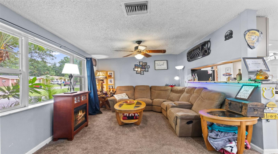 Clearwater, Florida 33759, 4 Bedroom Bedrooms, ,2 Bathroombathrooms,Residential,For Sale,Carlton,0,Mfrtb8531802