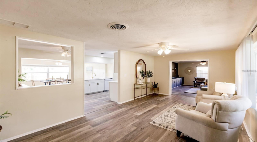 Sarasota, Florida 34233, 3 Bedroom Bedrooms, ,2 Bathroombathrooms,Residential,For Sale,Mundy Ridge,0,Mfrn6145477