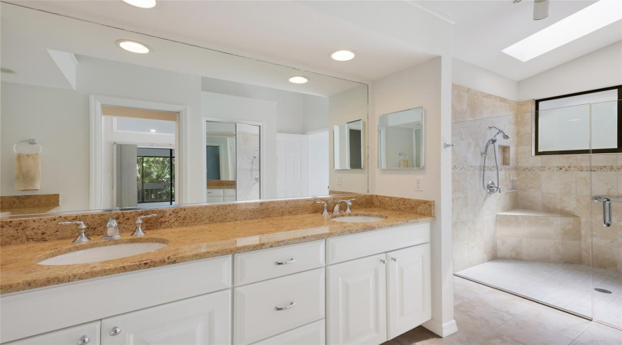 Sarasota, Florida 34232, 3 Bedroom Bedrooms, ,2 Bathroombathrooms,Residential,For Sale,Faulkwood,0,Mfra4695397