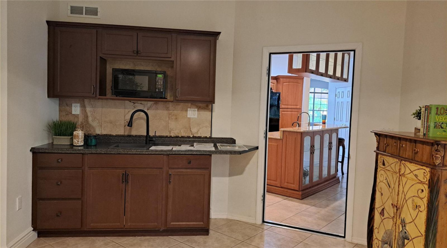 Sarasota, Florida 34239, 3 Bedroom Bedrooms, ,2 Bathroombathrooms,Residential,For Sale,Burton,0,Mfro6367915