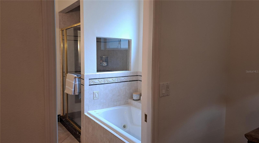 Sarasota, Florida 34239, 3 Bedroom Bedrooms, ,2 Bathroombathrooms,Residential,For Sale,Burton,0,Mfro6367915