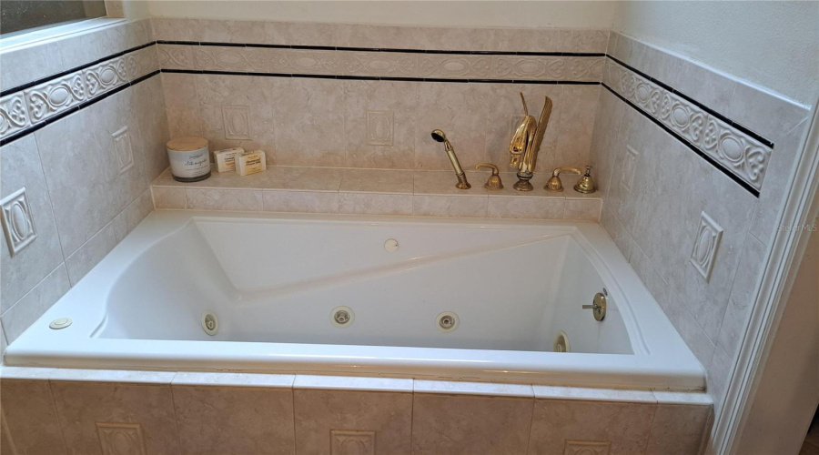 Sarasota, Florida 34239, 3 Bedroom Bedrooms, ,2 Bathroombathrooms,Residential,For Sale,Burton,0,Mfro6367915
