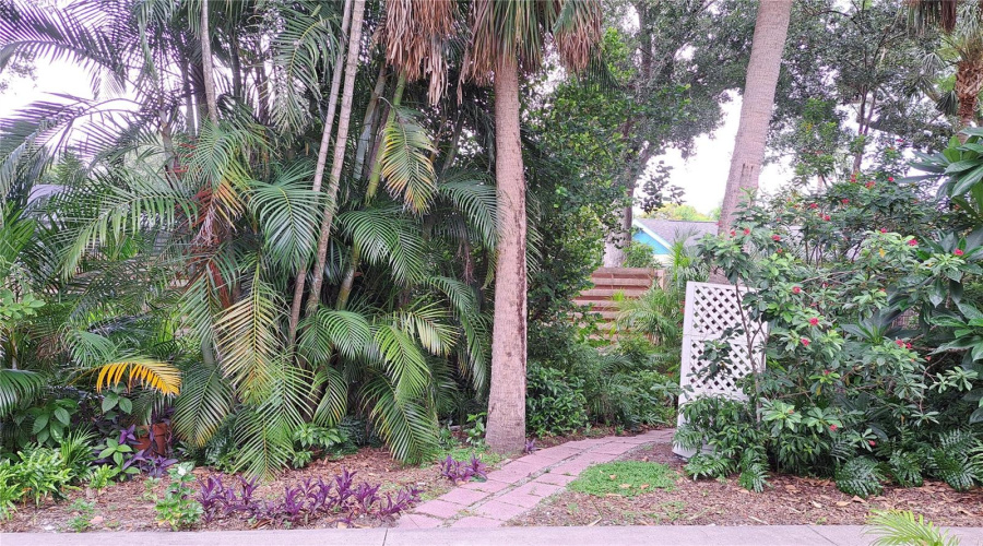 Sarasota, Florida 34239, 3 Bedroom Bedrooms, ,2 Bathroombathrooms,Residential,For Sale,Burton,0,Mfro6367915