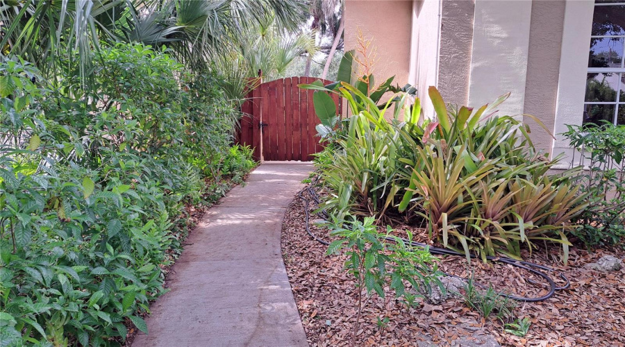 Sarasota, Florida 34239, 3 Bedroom Bedrooms, ,2 Bathroombathrooms,Residential,For Sale,Burton,0,Mfro6367915