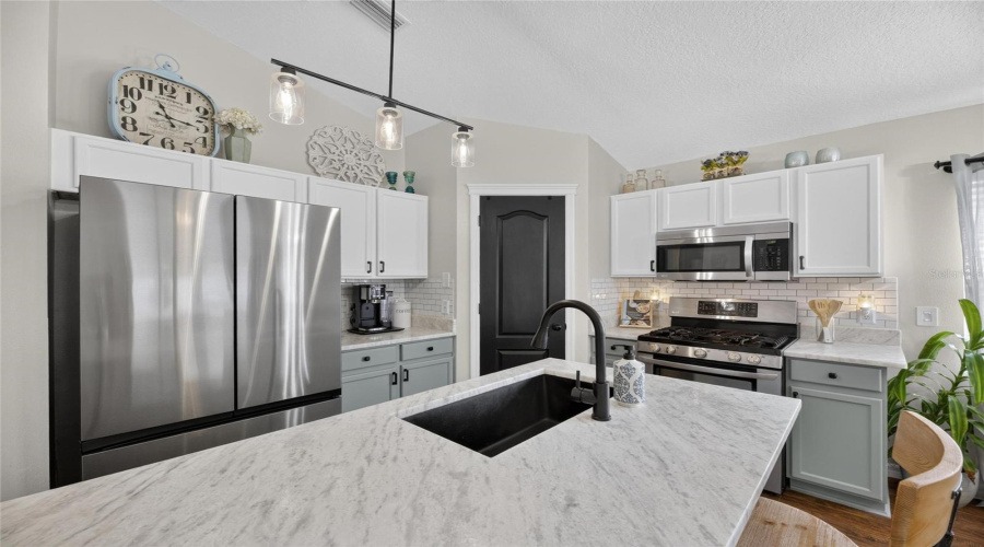 Apollo Beach, Florida 33572, 3 Bedroom Bedrooms, ,2 Bathroombathrooms,Residential,For Sale,Devonbridge Garden,0,Mfrtb8540995