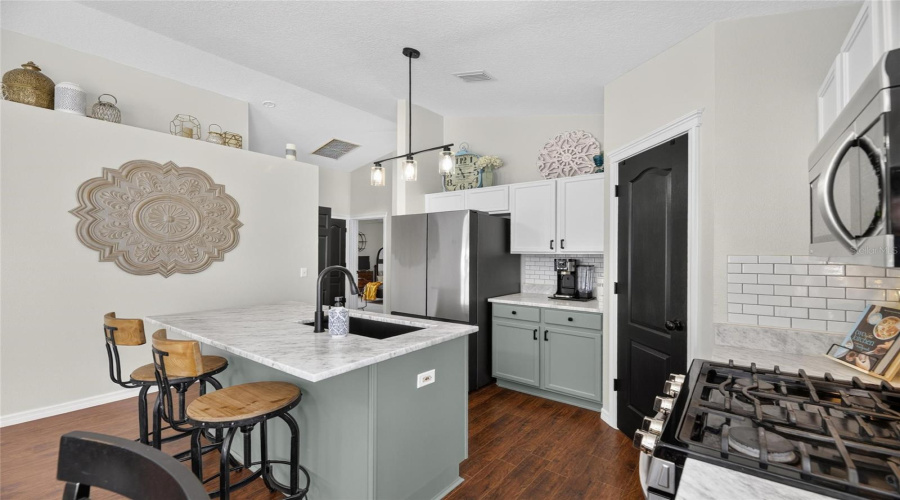 Apollo Beach, Florida 33572, 3 Bedroom Bedrooms, ,2 Bathroombathrooms,Residential,For Sale,Devonbridge Garden,0,Mfrtb8540995