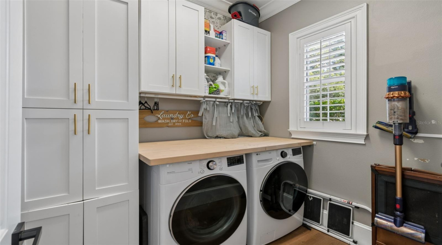 Winter Park, Florida 32789, 4 Bedroom Bedrooms, ,4 Bathroombathrooms,Residential,For Sale,Magnolia Ave,0,Mfro6396118
