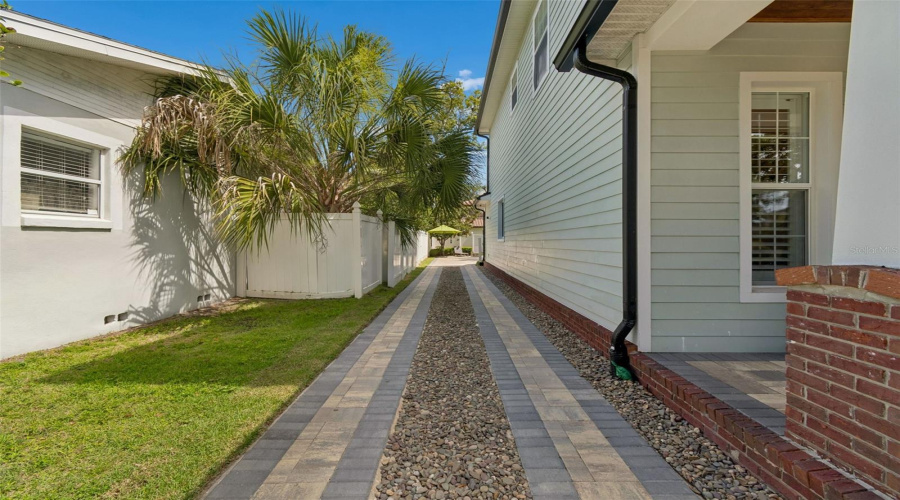 Winter Park, Florida 32789, 4 Bedroom Bedrooms, ,4 Bathroombathrooms,Residential,For Sale,Magnolia Ave,0,Mfro6396118