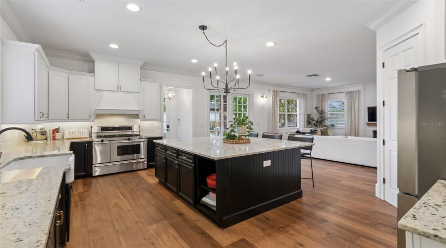Winter Park, Florida 32789, 4 Bedroom Bedrooms, ,4 Bathroombathrooms,Residential,For Sale,Magnolia Ave,0,Mfro6396118