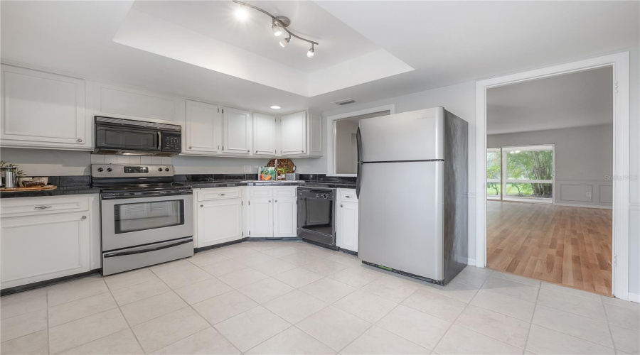 Tampa, Florida 33618, 2 Bedroom Bedrooms, ,2 Bathroombathrooms,Residential,For Sale,Carrollwood,0,Mfrtb8542639