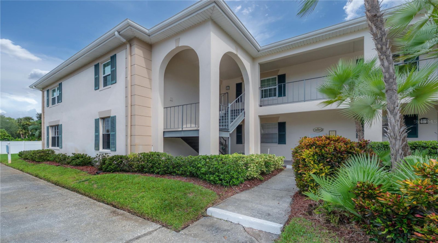Tampa, Florida 33618, 2 Bedroom Bedrooms, ,2 Bathroombathrooms,Residential,For Sale,Carrollwood,0,Mfrtb8542639