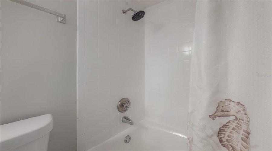Tampa, Florida 33618, 2 Bedroom Bedrooms, ,2 Bathroombathrooms,Residential,For Sale,Carrollwood,0,Mfrtb8542639