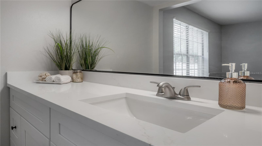 Tampa, Florida 33618, 2 Bedroom Bedrooms, ,2 Bathroombathrooms,Residential,For Sale,Carrollwood,0,Mfrtb8542639