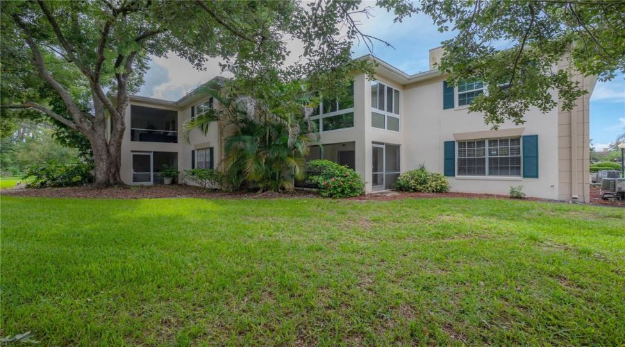 Tampa, Florida 33618, 2 Bedroom Bedrooms, ,2 Bathroombathrooms,Residential,For Sale,Carrollwood,0,Mfrtb8542639