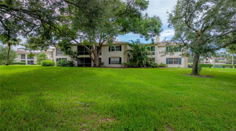 Tampa, Florida 33618, 2 Bedroom Bedrooms, ,2 Bathroombathrooms,Residential,For Sale,Carrollwood,0,Mfrtb8542639