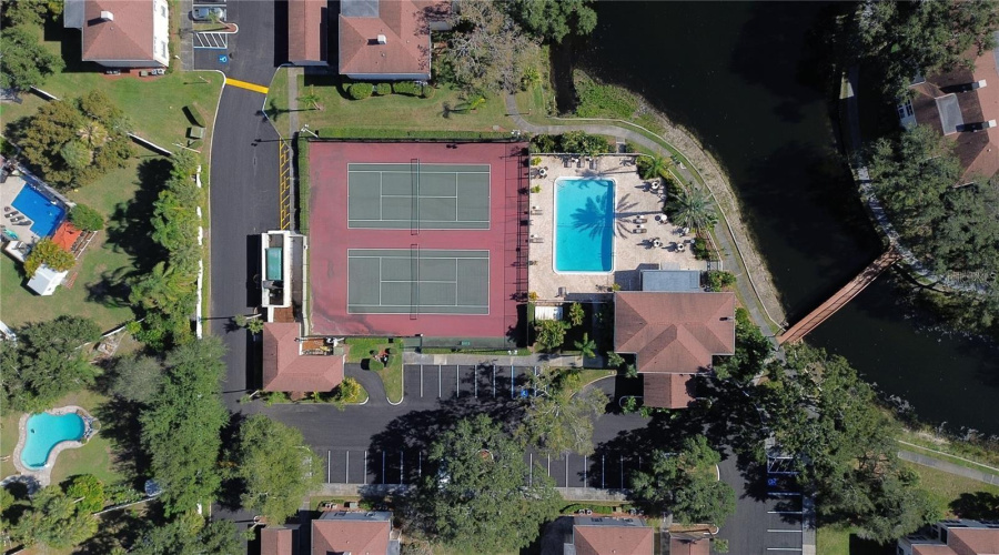 Tampa, Florida 33618, 2 Bedroom Bedrooms, ,2 Bathroombathrooms,Residential,For Sale,Carrollwood,0,Mfrtb8542639