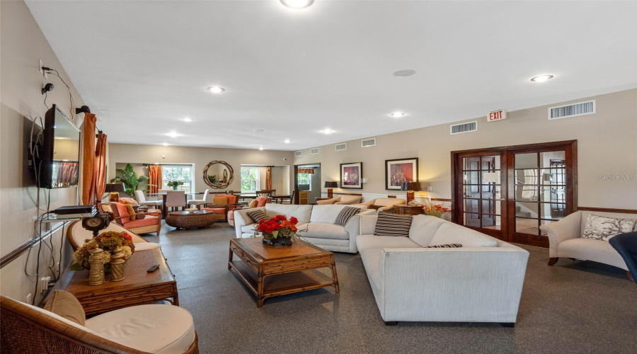 Tampa, Florida 33618, 2 Bedroom Bedrooms, ,2 Bathroombathrooms,Residential,For Sale,Carrollwood,0,Mfrtb8542639