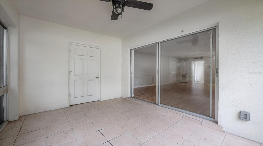 Tampa, Florida 33618, 2 Bedroom Bedrooms, ,2 Bathroombathrooms,Residential,For Sale,Carrollwood,0,Mfrtb8542639