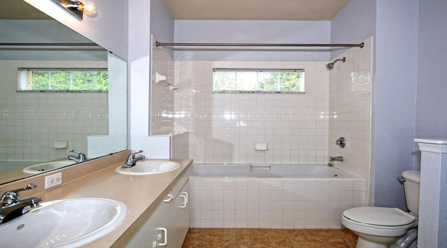 Orlando, Florida 32839, 2 Bedroom Bedrooms, ,2 Bathroombathrooms,Residential,For Sale,Conroy,0,Mfro6436670