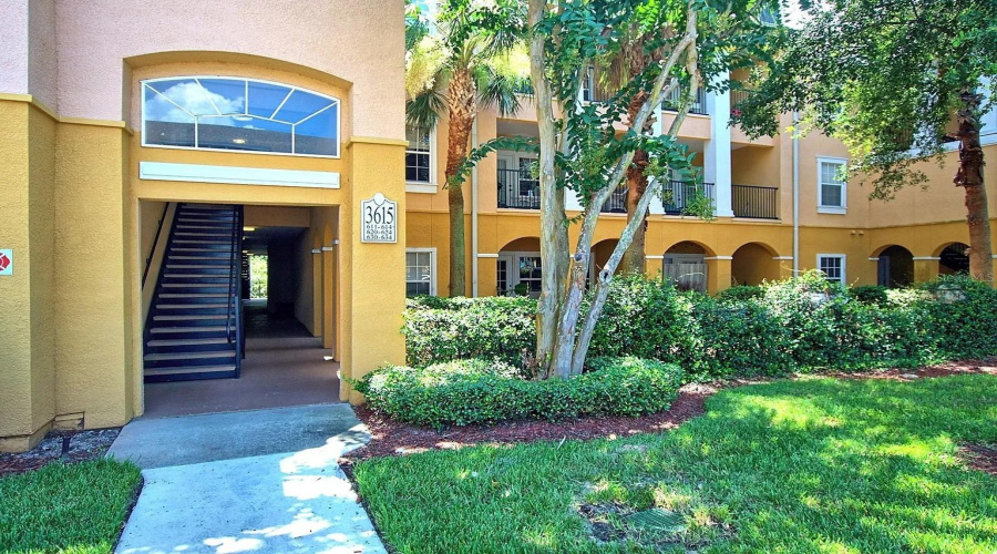 Orlando, Florida 32839, 2 Bedroom Bedrooms, ,2 Bathroombathrooms,Residential,For Sale,Conroy,0,Mfro6436670