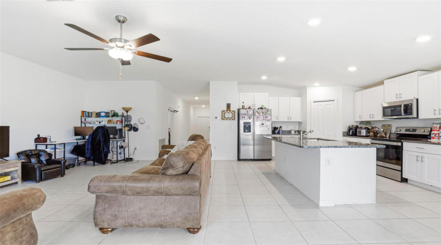 Plant City, Florida 33565, 4 Bedroom Bedrooms, ,2 Bathroombathrooms,Residential,For Sale,Natural Trace,0,Mfrtb8530344