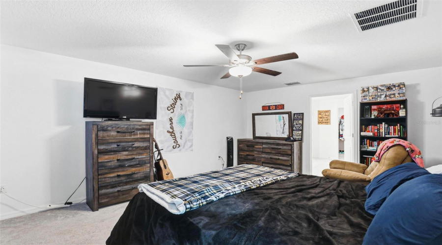 Plant City, Florida 33565, 4 Bedroom Bedrooms, ,2 Bathroombathrooms,Residential,For Sale,Natural Trace,0,Mfrtb8530344