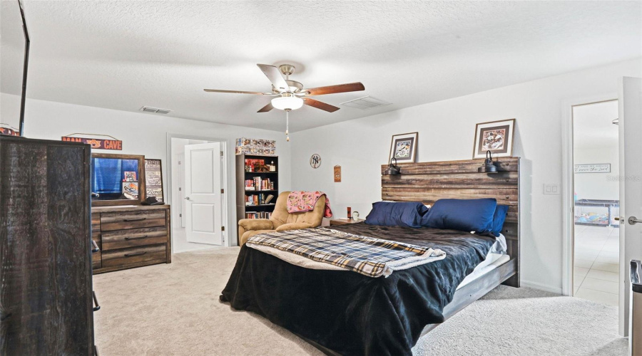 Plant City, Florida 33565, 4 Bedroom Bedrooms, ,2 Bathroombathrooms,Residential,For Sale,Natural Trace,0,Mfrtb8530344