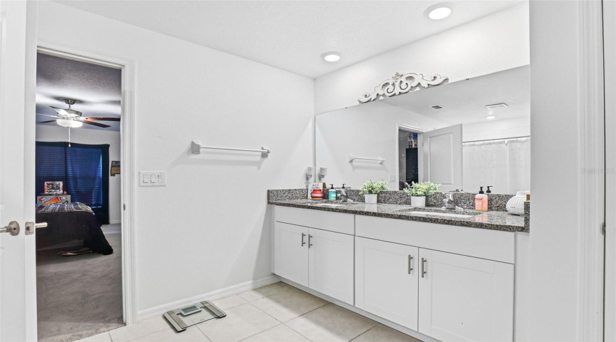 Plant City, Florida 33565, 4 Bedroom Bedrooms, ,2 Bathroombathrooms,Residential,For Sale,Natural Trace,0,Mfrtb8530344