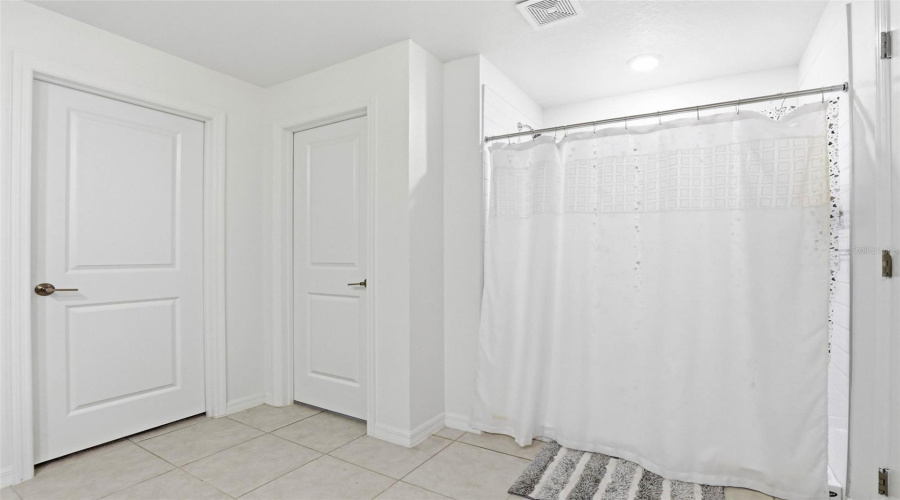 Plant City, Florida 33565, 4 Bedroom Bedrooms, ,2 Bathroombathrooms,Residential,For Sale,Natural Trace,0,Mfrtb8530344
