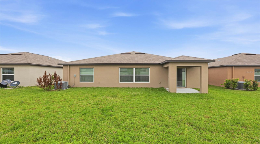 Plant City, Florida 33565, 4 Bedroom Bedrooms, ,2 Bathroombathrooms,Residential,For Sale,Natural Trace,0,Mfrtb8530344