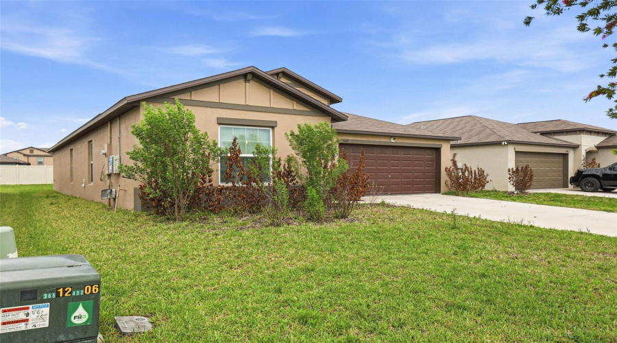 Plant City, Florida 33565, 4 Bedroom Bedrooms, ,2 Bathroombathrooms,Residential,For Sale,Natural Trace,0,Mfrtb8530344