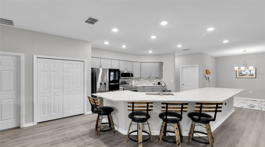 Ocala, Florida 34476, 5 Bedroom Bedrooms, ,3 Bathroombathrooms,Residential,For Sale,107Th,0,Mfrom731035