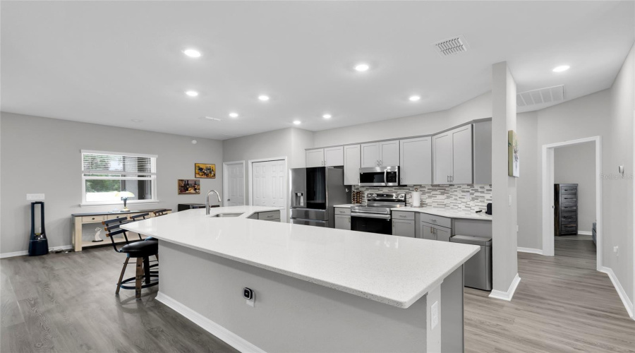 Ocala, Florida 34476, 5 Bedroom Bedrooms, ,3 Bathroombathrooms,Residential,For Sale,107Th,0,Mfrom731035