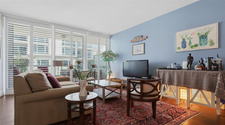 Tampa, Florida 33602, 2 Bedroom Bedrooms, ,2 Bathroombathrooms,Residential,For Sale,12Th,0,Mfrtb8541492