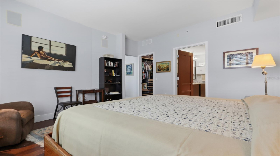 Tampa, Florida 33602, 2 Bedroom Bedrooms, ,2 Bathroombathrooms,Residential,For Sale,12Th,0,Mfrtb8541492