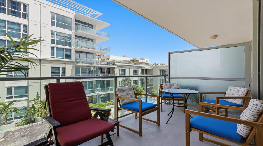 Tampa, Florida 33602, 2 Bedroom Bedrooms, ,2 Bathroombathrooms,Residential,For Sale,12Th,0,Mfrtb8541492