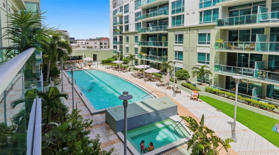 Tampa, Florida 33602, 2 Bedroom Bedrooms, ,2 Bathroombathrooms,Residential,For Sale,12Th,0,Mfrtb8541492
