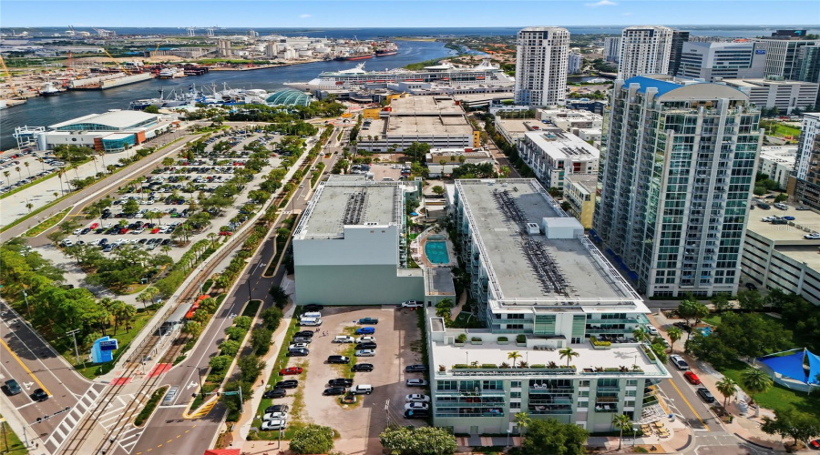 Tampa, Florida 33602, 2 Bedroom Bedrooms, ,2 Bathroombathrooms,Residential,For Sale,12Th,0,Mfrtb8541492