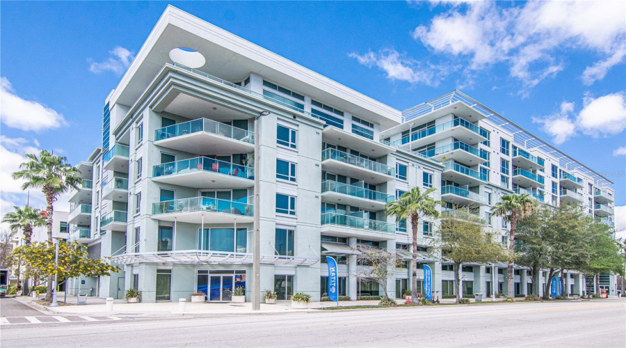 Tampa, Florida 33602, 2 Bedroom Bedrooms, ,2 Bathroombathrooms,Residential,For Sale,12Th,0,Mfrtb8541492