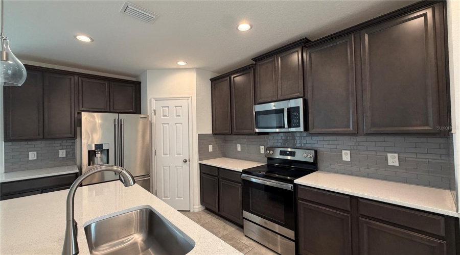 St Cloud, Florida 34771, 5 Bedroom Bedrooms, ,3 Bathroombathrooms,Residential,For Sale,Camilla,0,Mfrs5155673