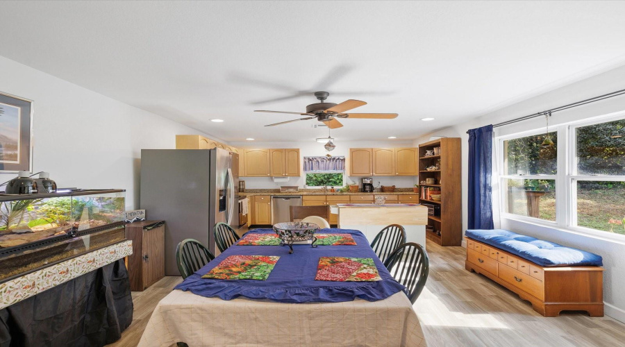 Dade City, Florida 33525, 3 Bedroom Bedrooms, ,2 Bathroombathrooms,Residential,For Sale,Clinton,0,Mfrtb8468434