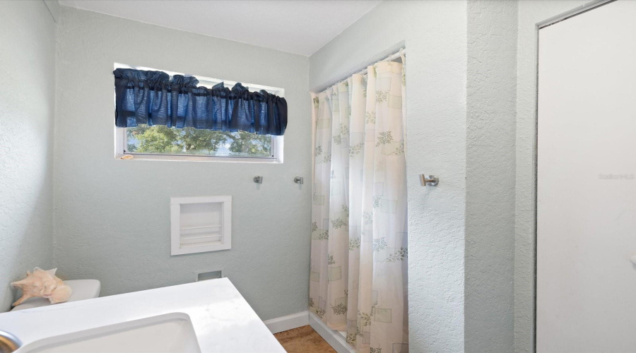 Dade City, Florida 33525, 3 Bedroom Bedrooms, ,2 Bathroombathrooms,Residential,For Sale,Clinton,0,Mfrtb8468434